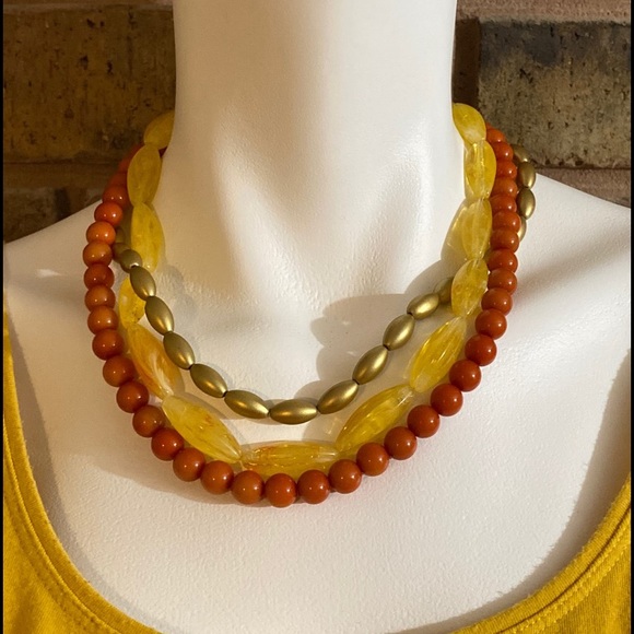 🎉HP🎉 MCM 3-Strand Lucite Beads 16-19” Necklace - Picture 6 of 6